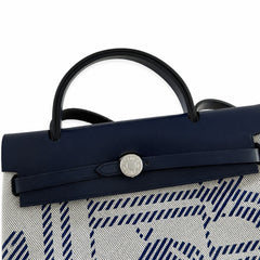 Hermès Herbag Zip 31 Écru Toile H Bleu Marine Equus Print / Bleu Marine Vache Hunter Leather Palladium Hardware