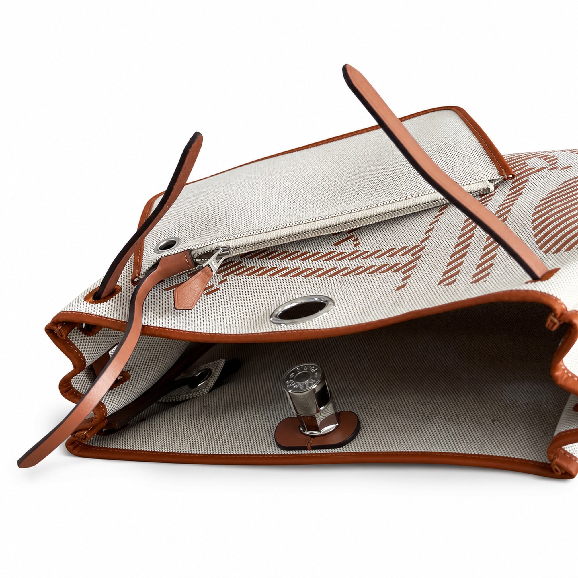 Hermès Herbag Zip 31 Écru Toile H Fauve H Geometric Stripe Print / Fauve Vache Hunter Leather Palladium Hardware