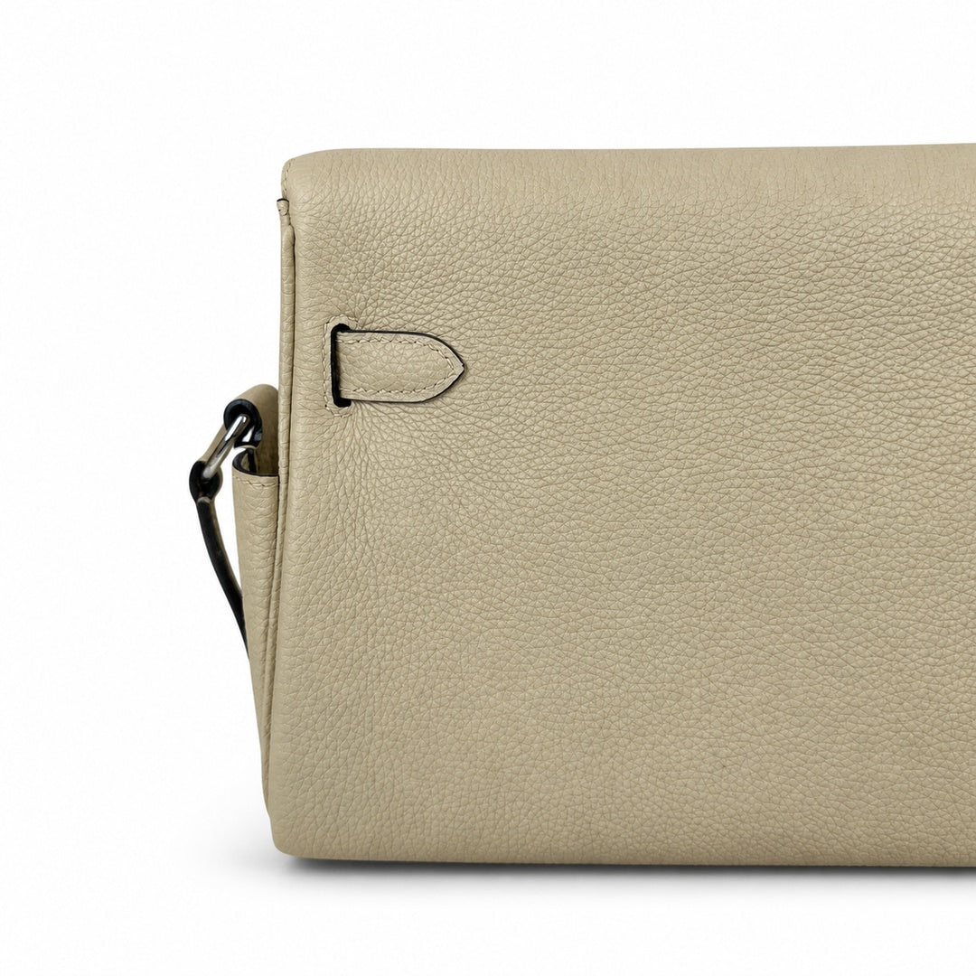 Kelly Messenger PM 27 Veau Togo, Gris Perle, Palladium Hardware