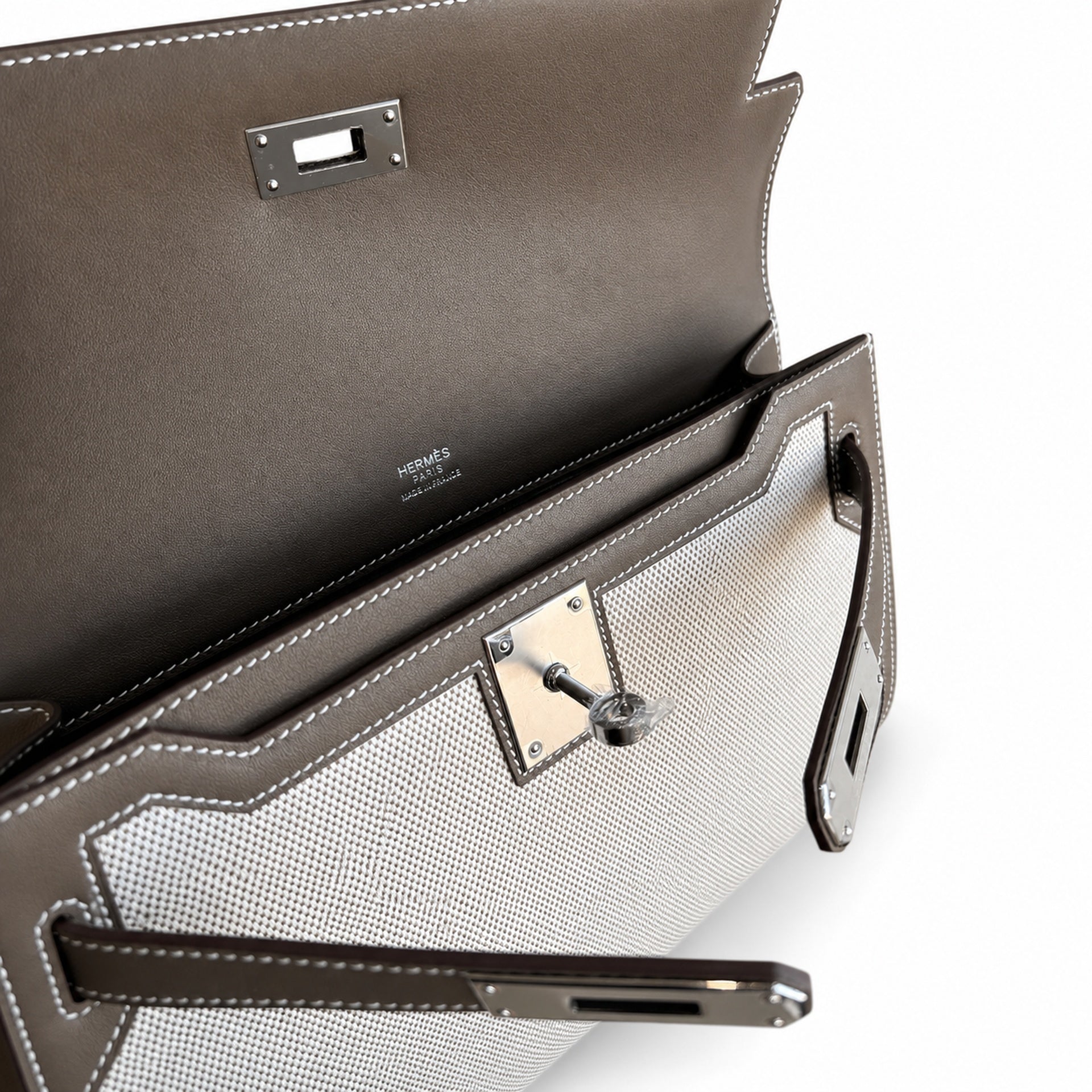 Hermès Kelly Dépêches 25 Ecru Toile Militaire / Etoupe Swift Calf Leather Palladium Hardware
