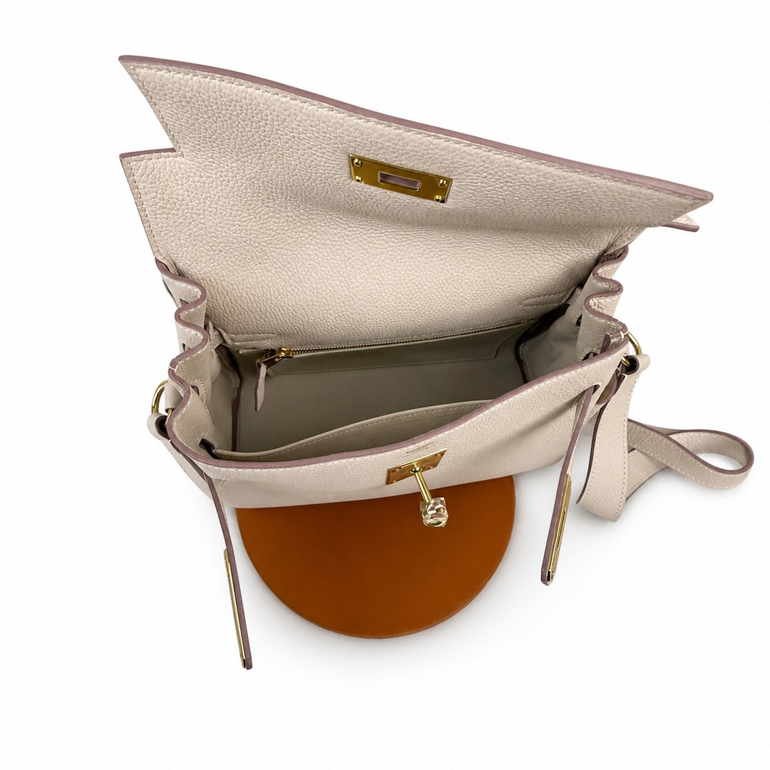 Kelly Messenger PM 27 Veau Togo, Crème Milkshake, Gold Hardware