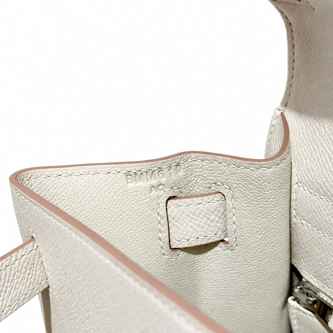Hermès Kelly Sellier 28 Craie Epsom Calf Leather Palladium Hardware