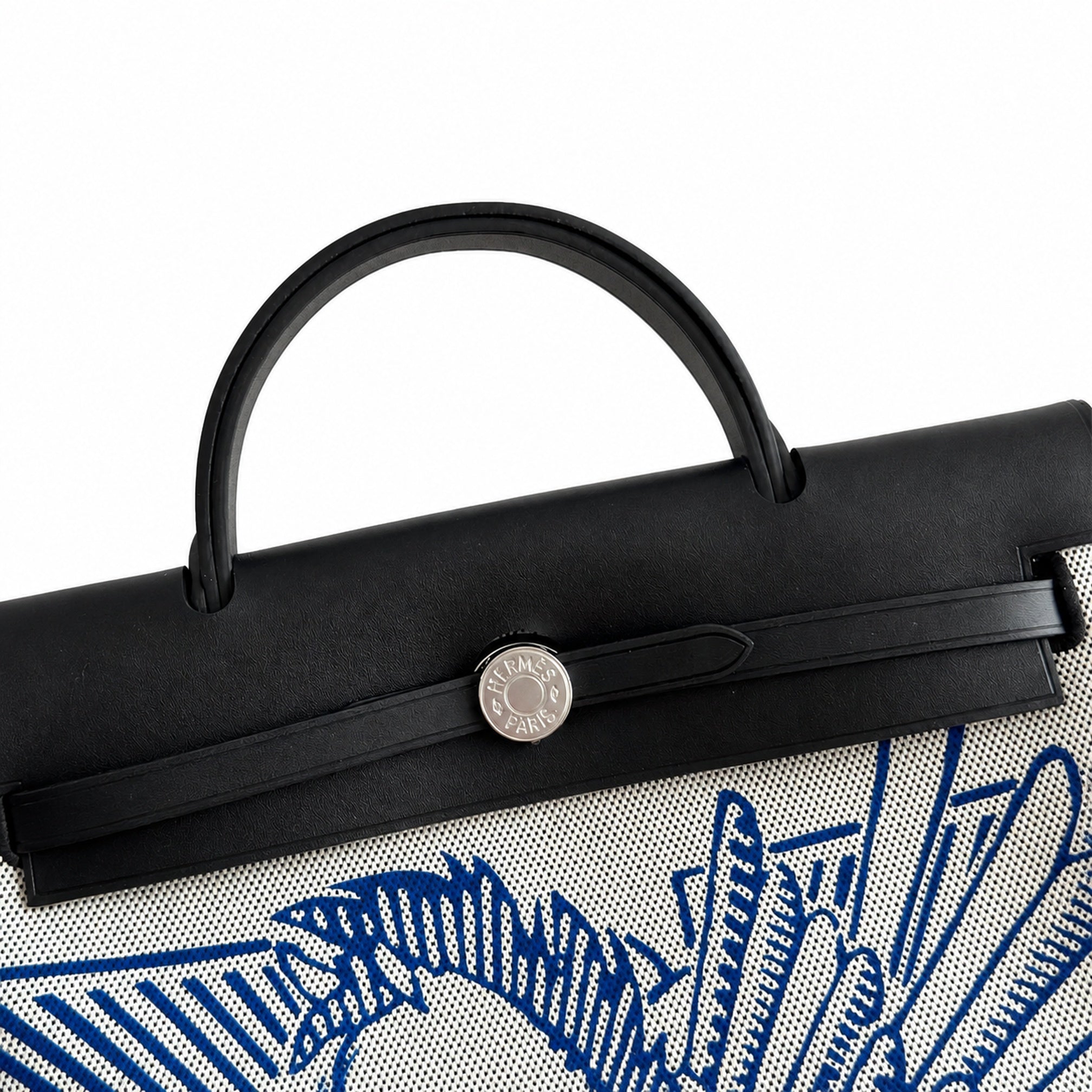 Hermès Herbag Zip 31 Écru Toile H Bleu Marine Pegasus Print / Noir Vache Hunter Leather Palladium Hardware