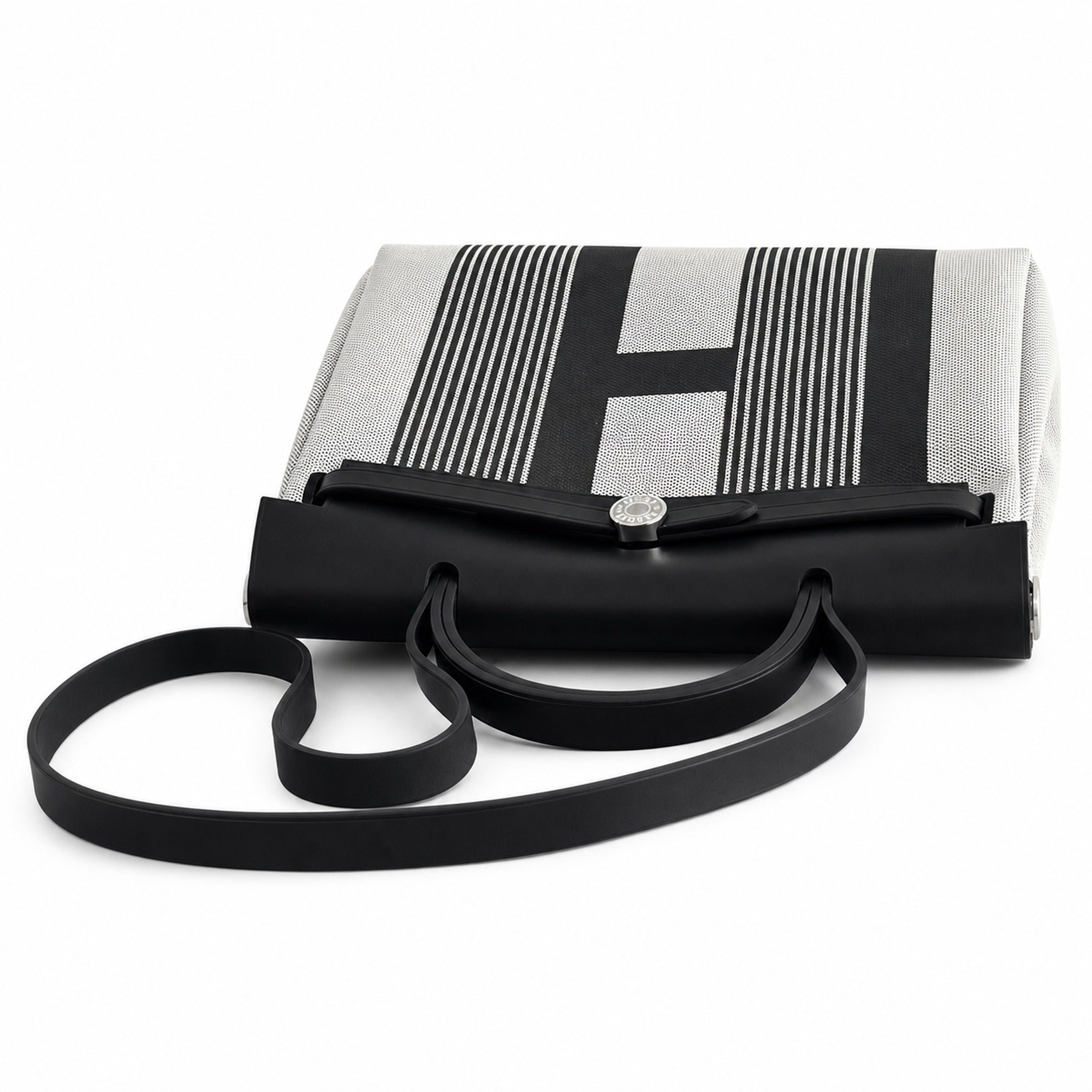 Hermès Herbag Zip 31 Écru Toile H Noir H Stripes Print / Noir Vache Hunter Leather Palladium Hardware